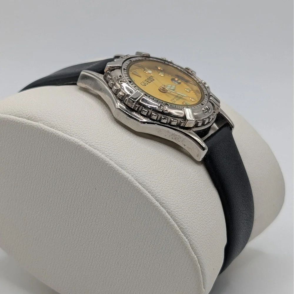 Guess 1995 quartz